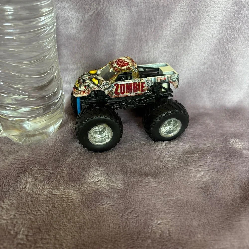 Hot Wheels Monster Jam Zombie Monster Truck 1:64 Scale Die-Cast Toy Vehicle